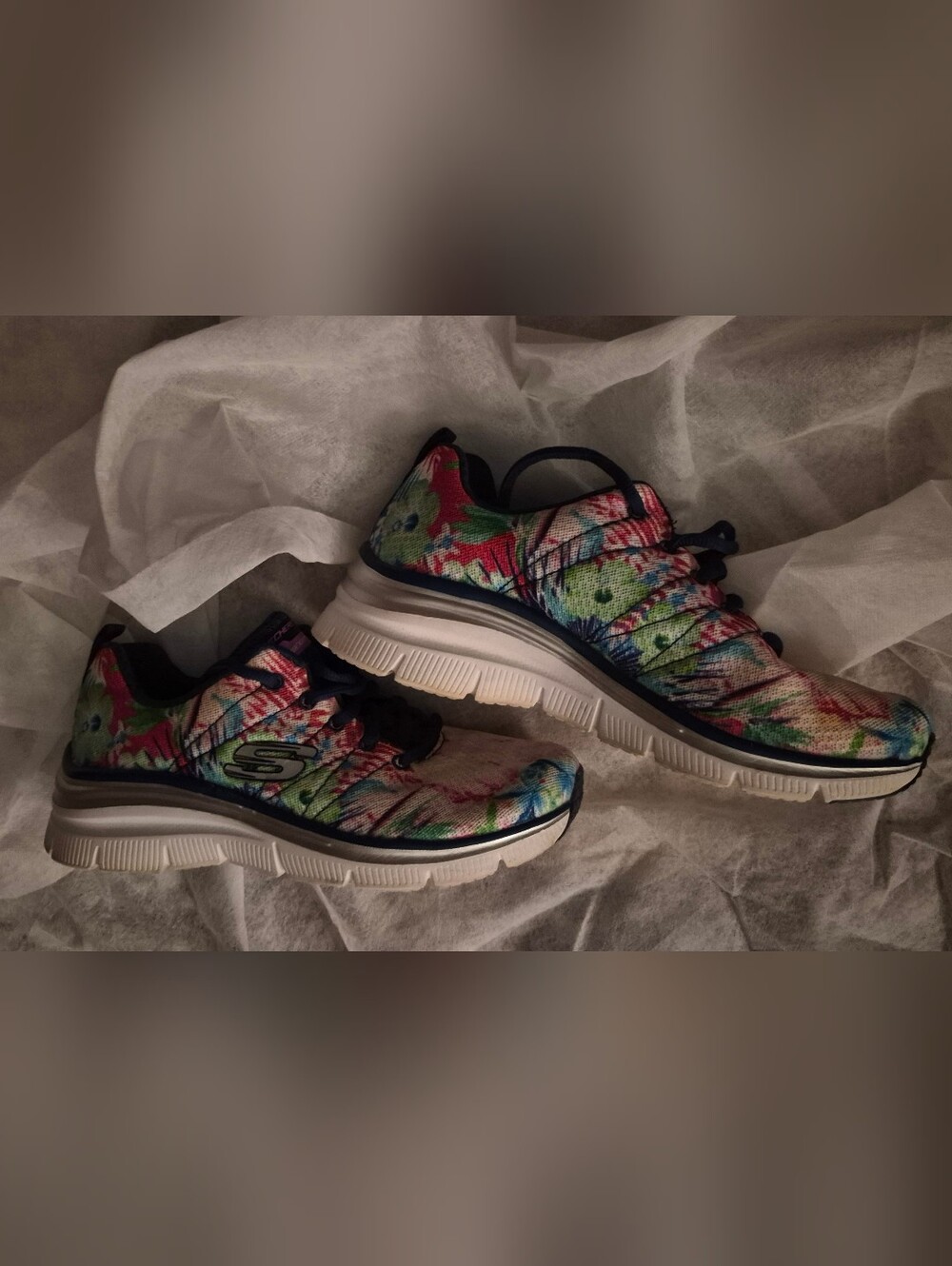 Skechers Women’s Floral Multi-Color Athletic Sneakers 6.5 - Picture 2 of 5